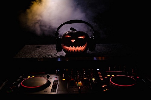 7 Best Halloween Playlists on Spotify 2020